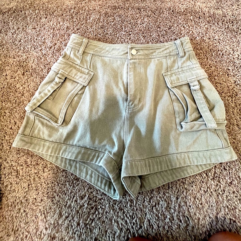 Cargo high waisted shorts
